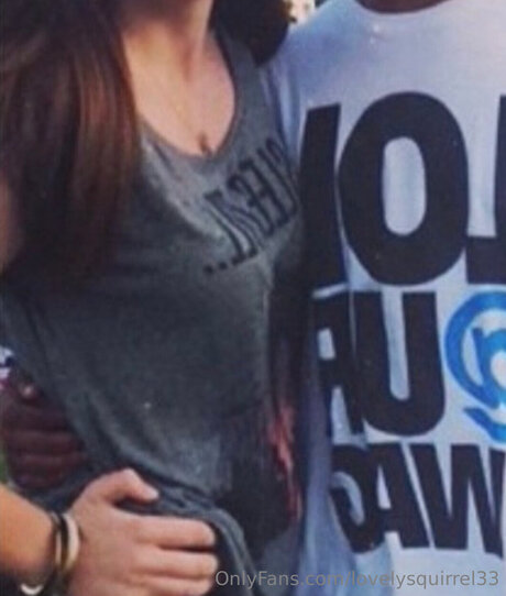 Lovelysquirrel33 pornstar adult pic