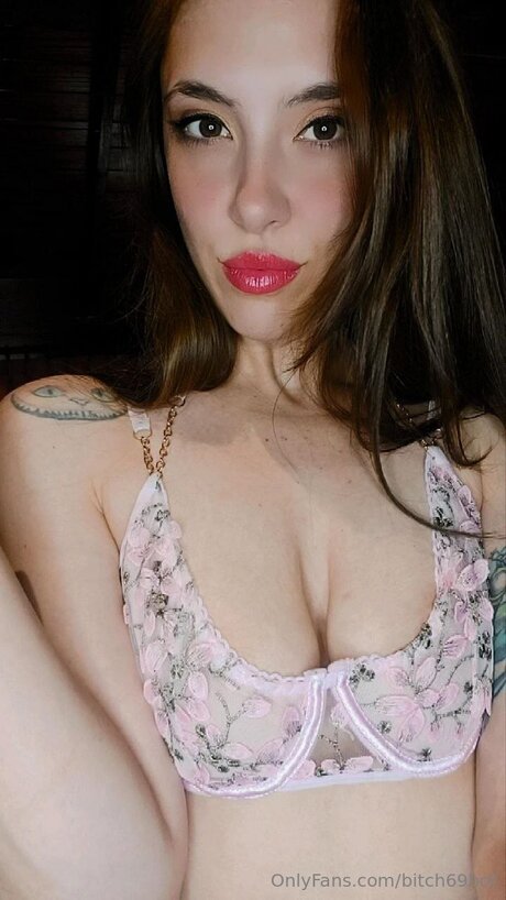 Bitch69hot sex model pics