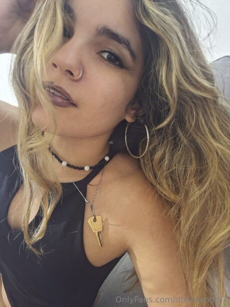 Dixiesantini7 model nudes img