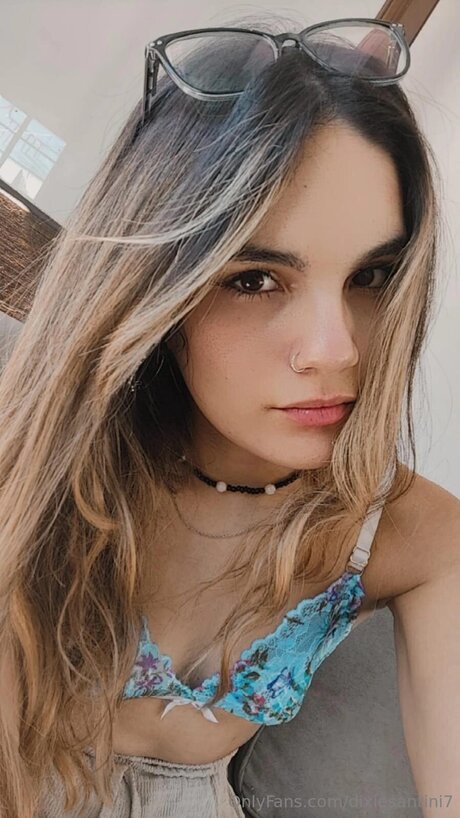 Dixiesantini7 pornstar hd photos
