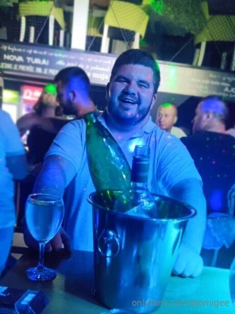 Djomigee star photos