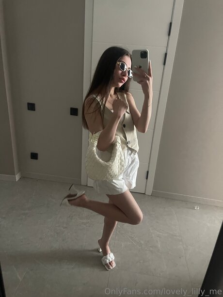 Lovely Lilly Me hot model photos