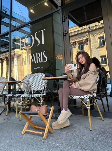 Lovely Lilly Me pretty actress archive