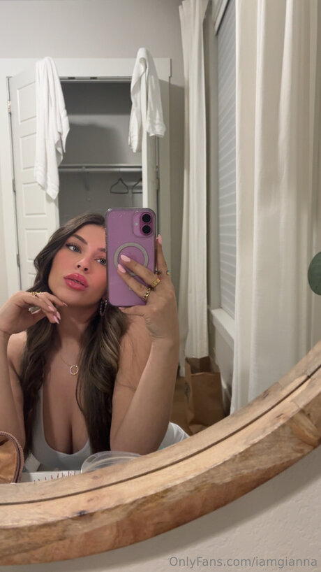 Iamgianna beautiful pornstar photos