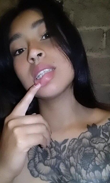 Luu99 pornstar hd gallery