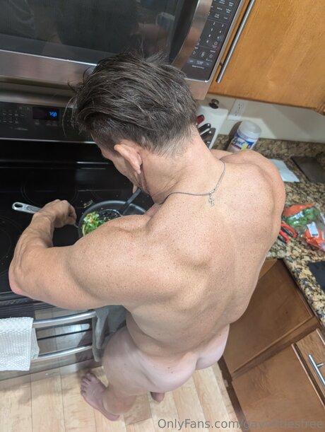 Gayvittlesfree model naked photos