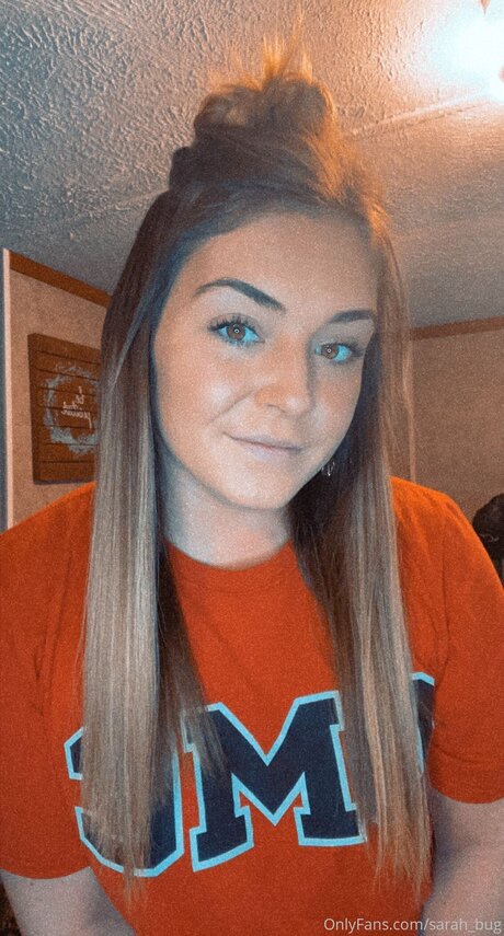 Sarah Bug hot star photo