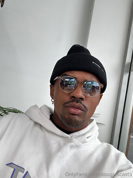 Douglascosta pornographic star pictures