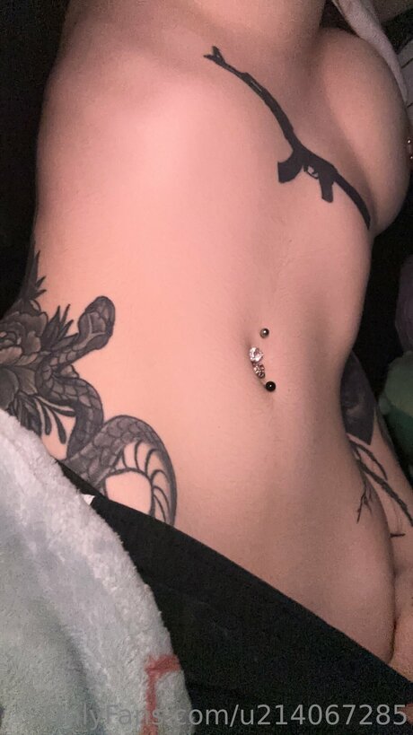 U214067285 pornstar pretty picture