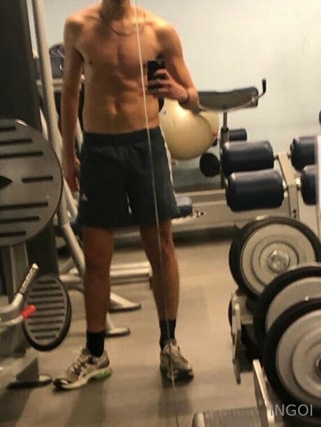 Ingoi top model photo