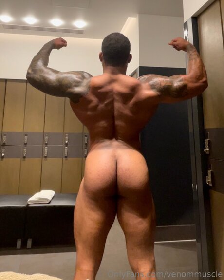 Gymzaddyvenom model sexy pics