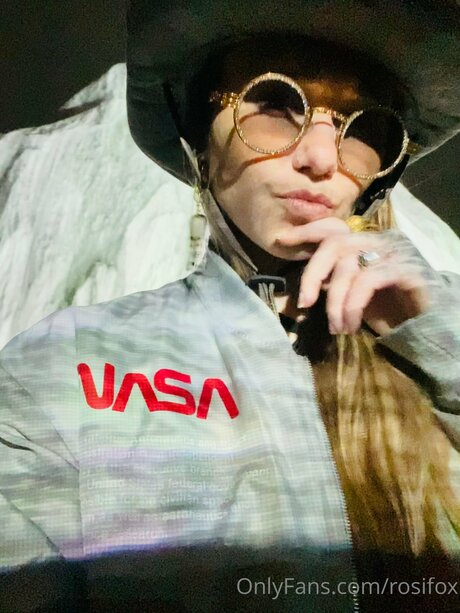 Rosifox model beautiful picture