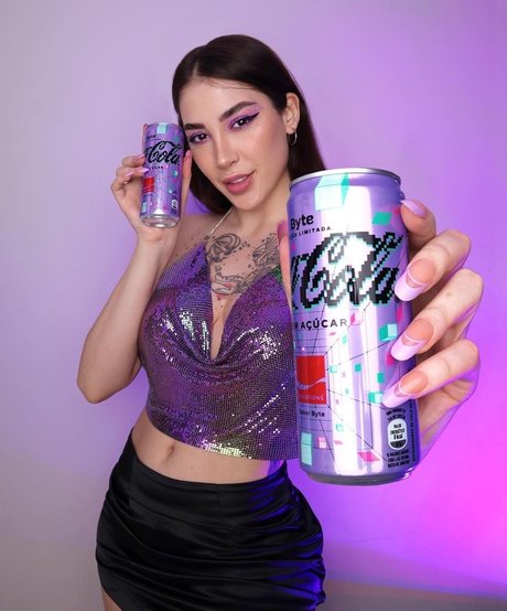 Gabriela Zambrozuski model sexy pictures