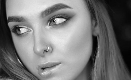 Elsa Jay sex model pics