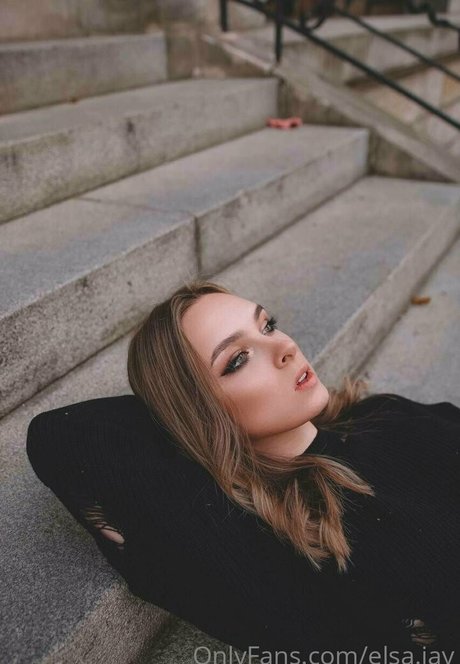 Elsa Jay star high quality img