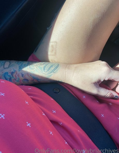 lovelybriarchives model pornographic images