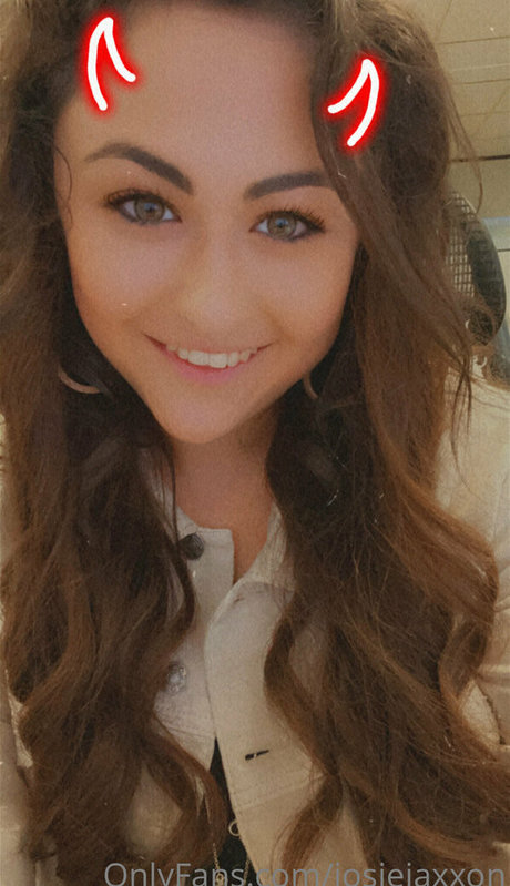 josiejaxxon model perfect photo