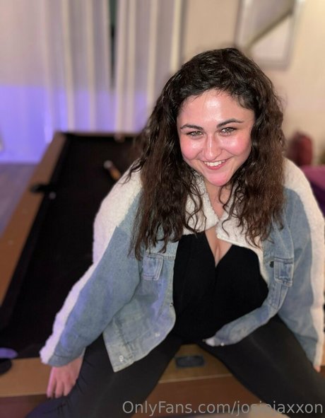 josiejaxxon pornstar naked gallery