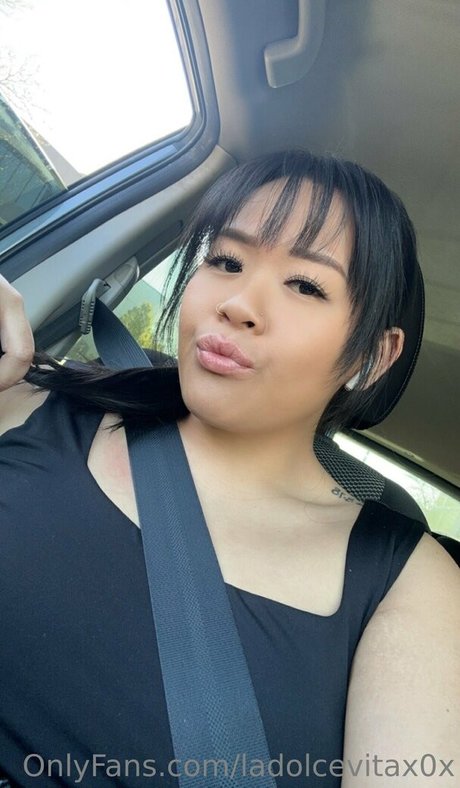ladolcevitax0x porn star img
