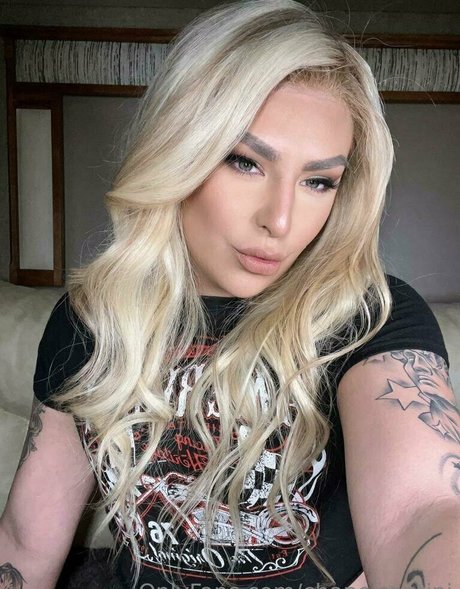 chanelsantini model porn pics