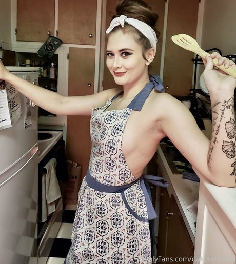 dakotamoonj hd pornstar photos