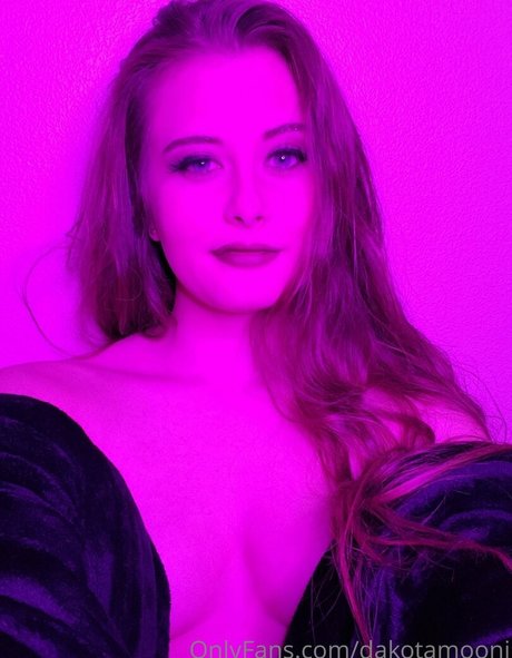 dakotamoonj pornstar perfect photos
