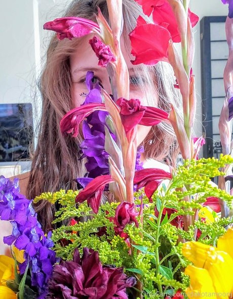 dakotamoonj free model images