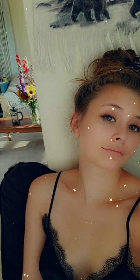 dakotamoonj sexy star galleries