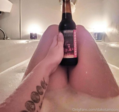 dakotamoonj model art img