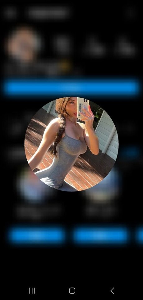 Mayroon Kawash star adult pics