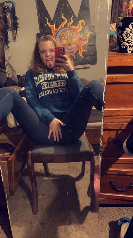 samreigns exclusive actress picture