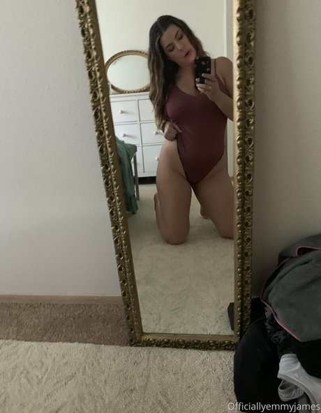 officiallyemmyjames erotic pornstar gallery