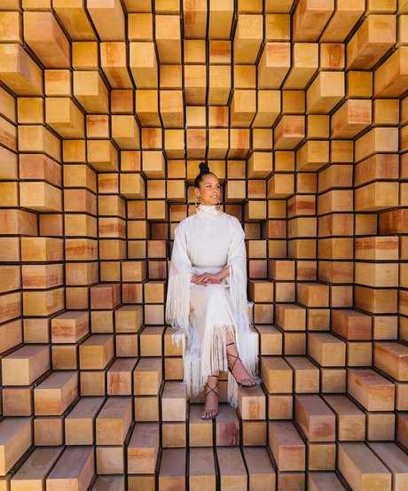 Alicia Keys model art images