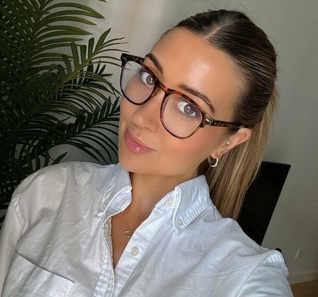 Msbellla star adult gallery