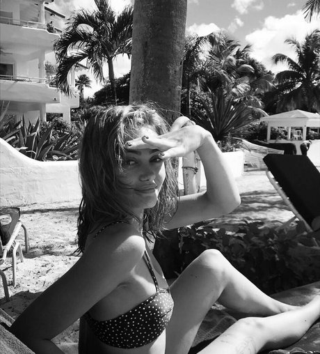 Ella Purnell pornstar sexy gallery