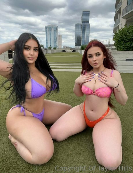 realtaylerhills nude model img