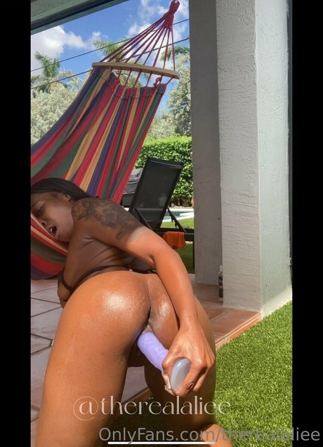 therealaliee exclusive star image