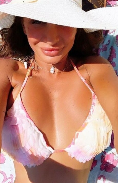 Ginia 900 sex star pictures