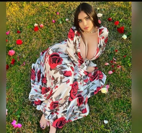 Noure Sahli star hot pic