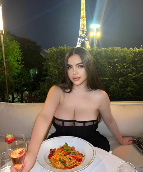 Noure Sahli exclusive actress photo