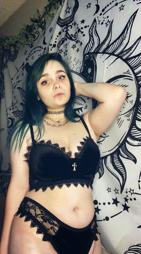 lildevilkittyfree beautiful model pictures