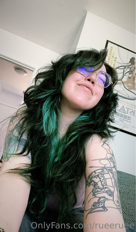 rueeruee nice pornstar picture