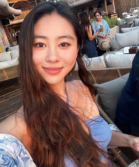 Mhyochi model naked pic