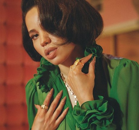 Jurnee Smollett beautiful pornstar image