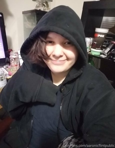 aaronicflintpublic hot pornstar pictures