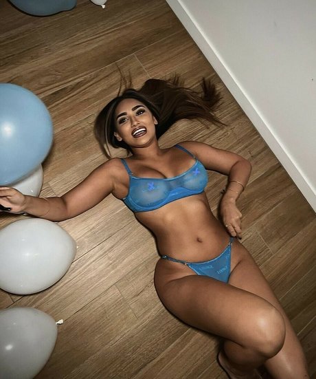 simmykk sexy actress pics