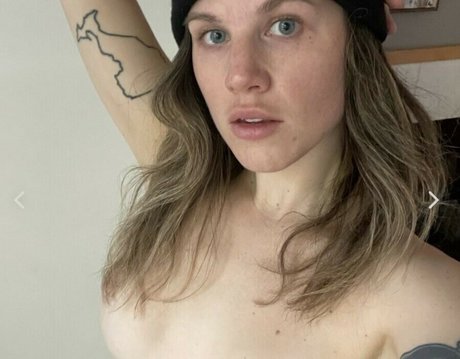 Horsegirldotjpeg nude model img