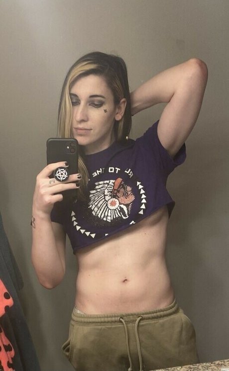 Devi Dionne star hd img