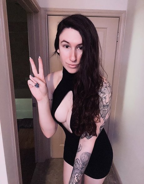 Bloody naked model pics