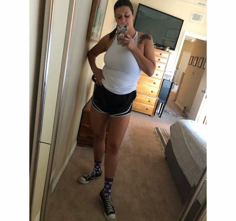 gorgeous milf onlyfans free xxx image